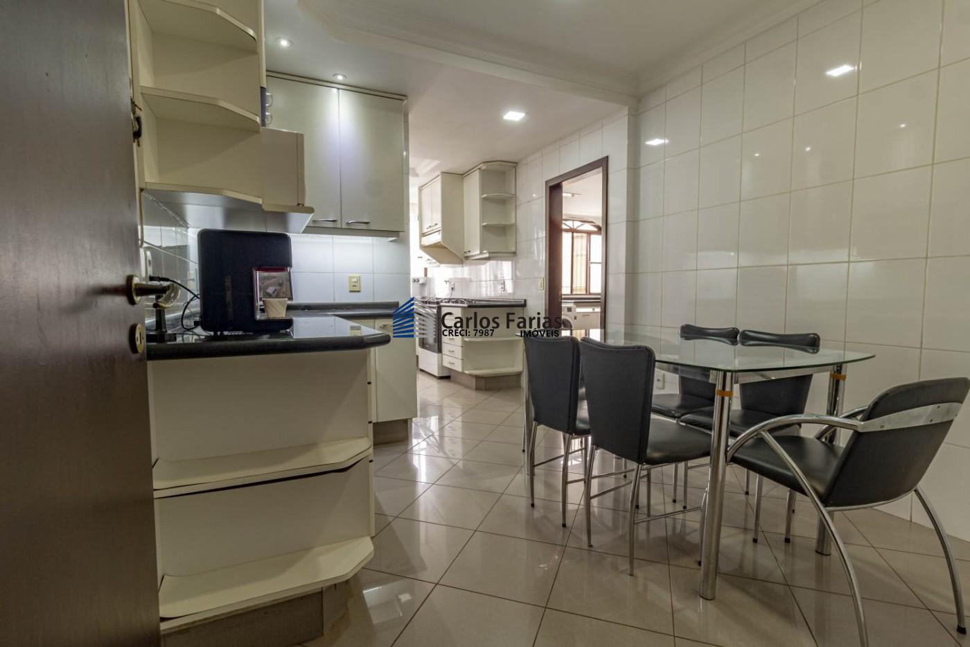 Casa à venda com 6 quartos, 450m² - Foto 15