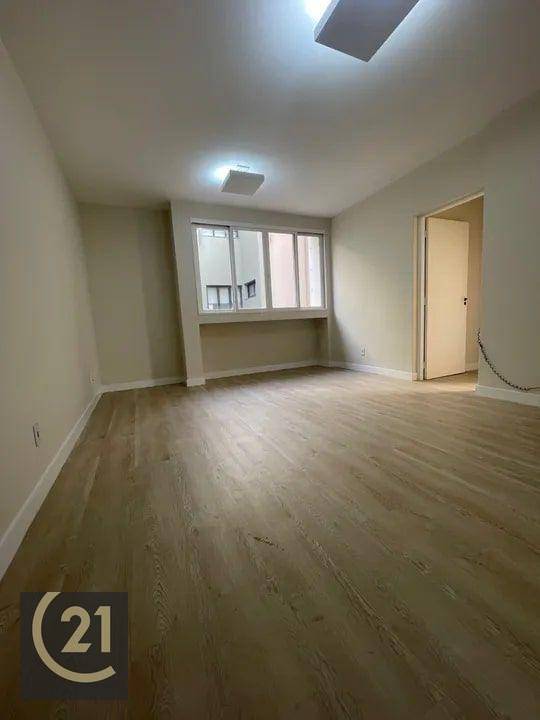 Apartamento à venda com 3 quartos, 67m² - Foto 1