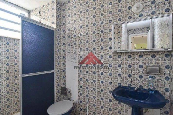 Apartamento à venda com 2 quartos, 70m² - Foto 13