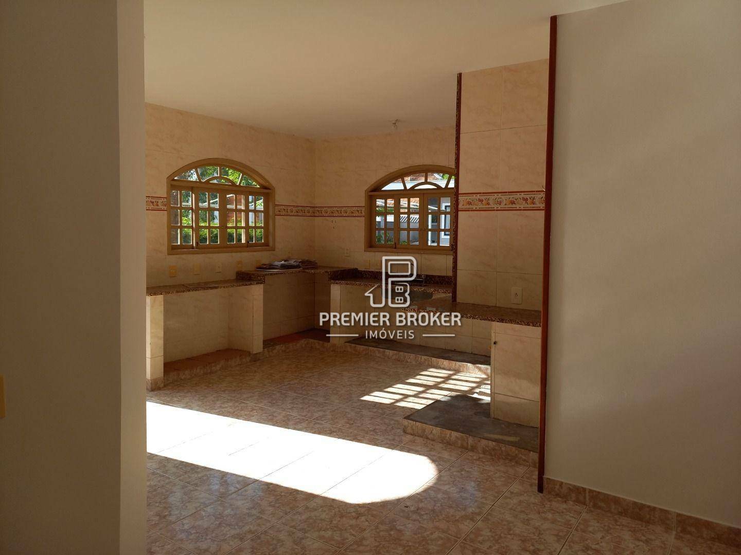 Casa de Condomínio à venda com 6 quartos, 300m² - Foto 18