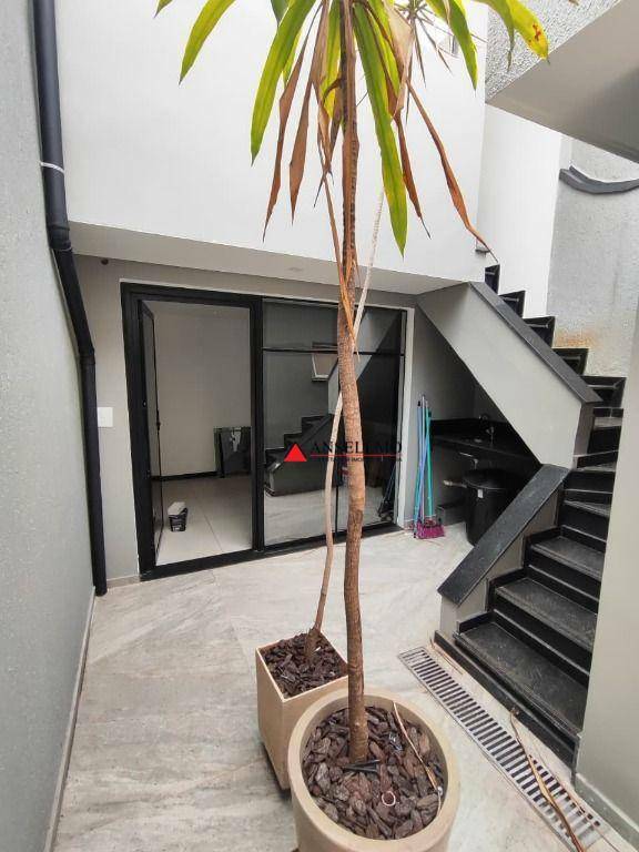 Sobrado para alugar com 6 quartos, 111m² - Foto 9