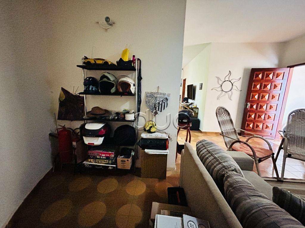 Casa à venda com 3 quartos, 220m² - Foto 4