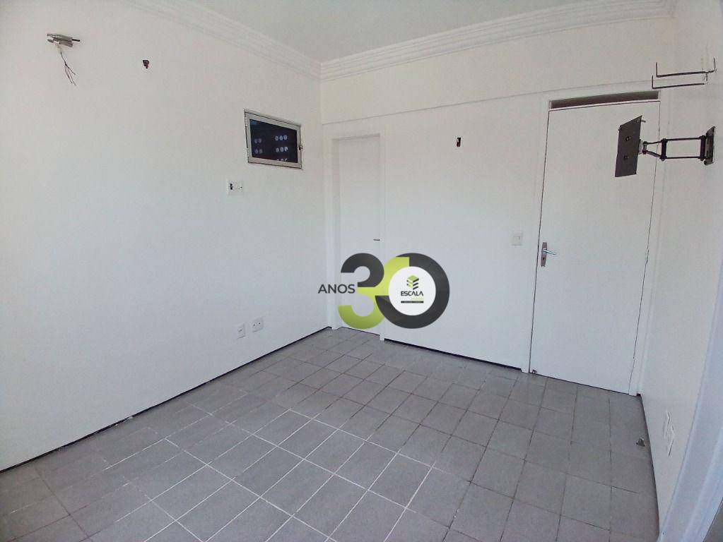 Apartamento para alugar com 3 quartos, 100m² - Foto 4