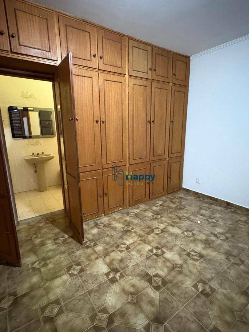 Casa para alugar com 3 quartos, 560m² - Foto 12