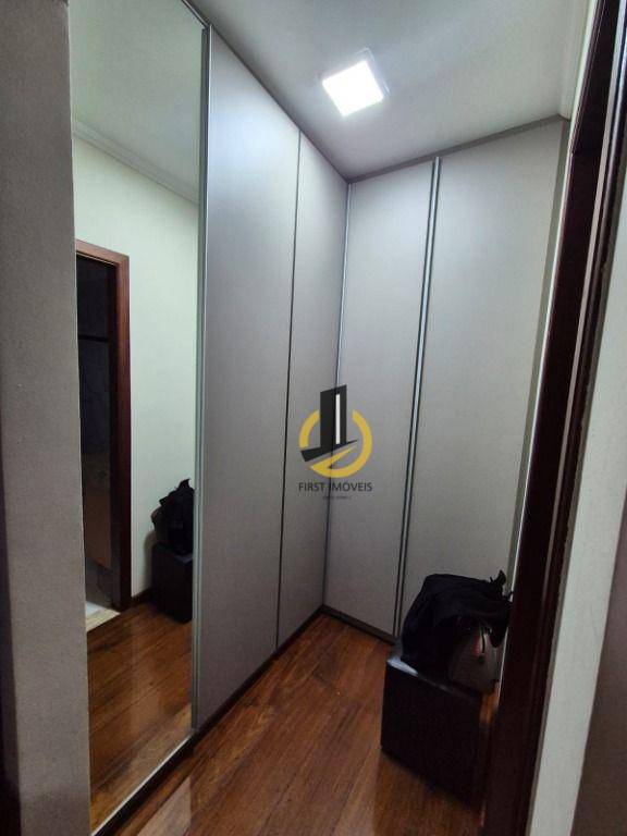 Casa à venda com 3 quartos, 227m² - Foto 13