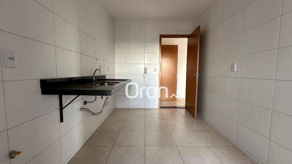 Apartamento à venda com 3 quartos, 78m² - Foto 2