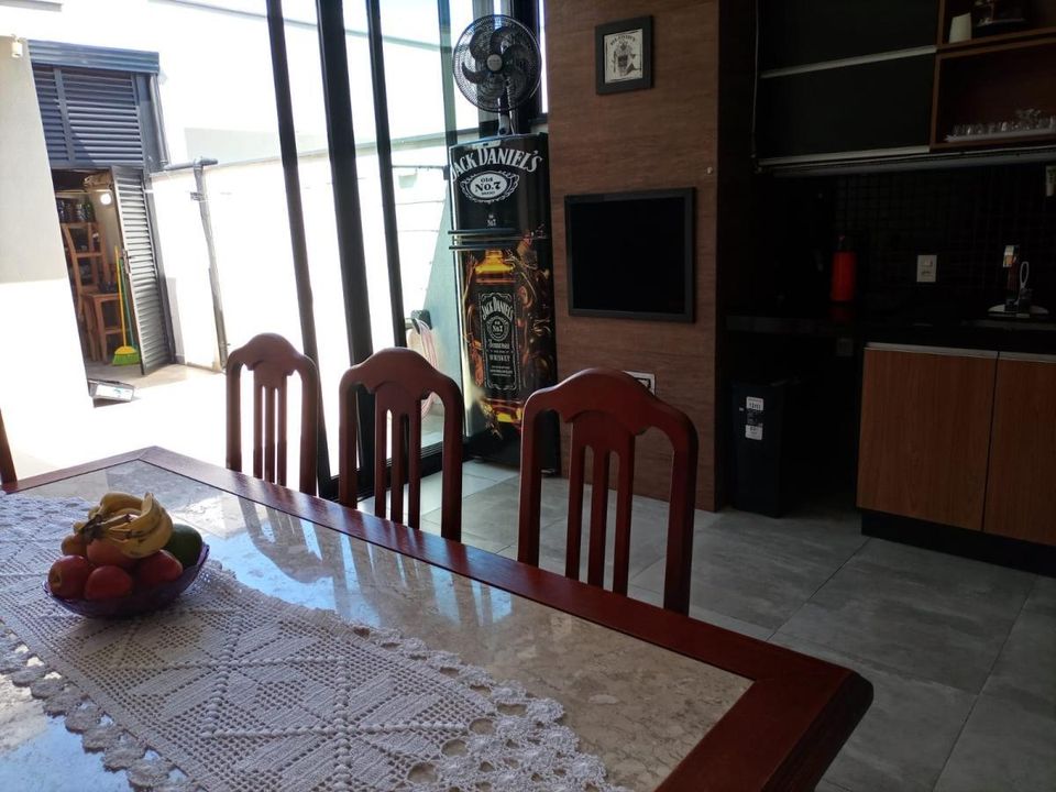 Casa de Condomínio à venda com 3 quartos, 250m² - Foto 4