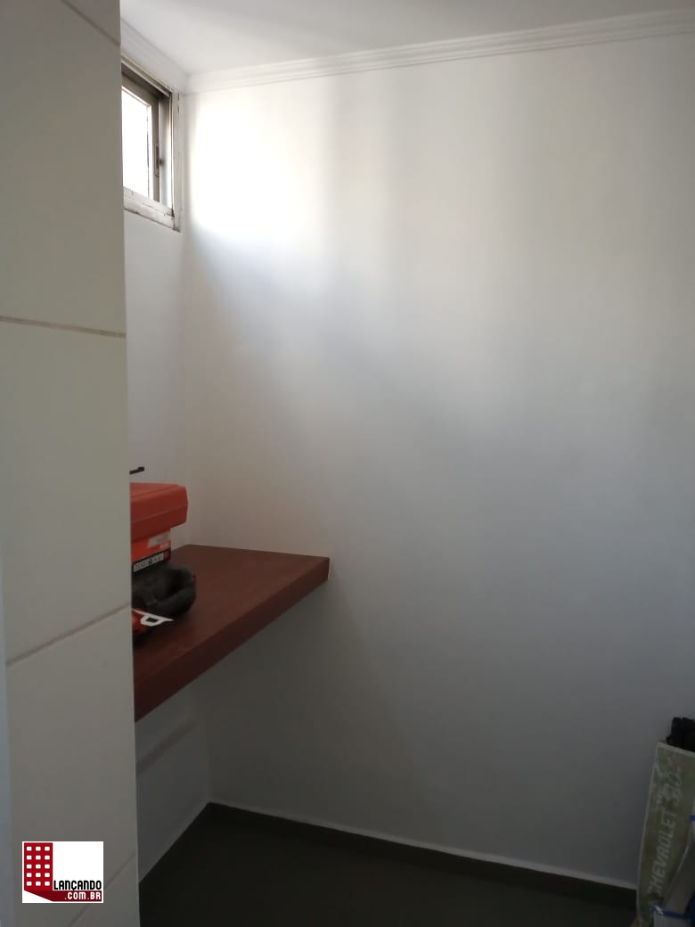 Apartamento à venda com 2 quartos, 75m² - Foto 1