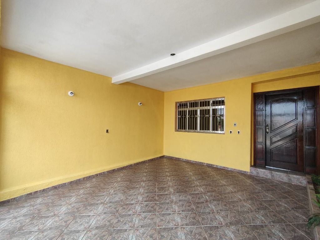 Sobrado à venda com 3 quartos, 230m² - Foto 1