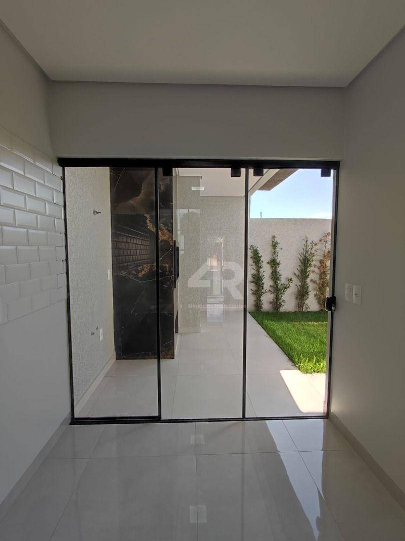 Casa à venda com 2 quartos, 60m² - Foto 11