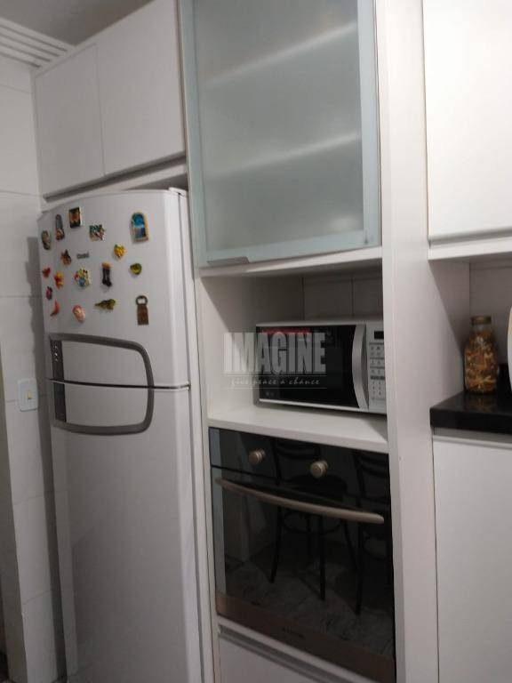 Apartamento à venda com 3 quartos, 83m² - Foto 29