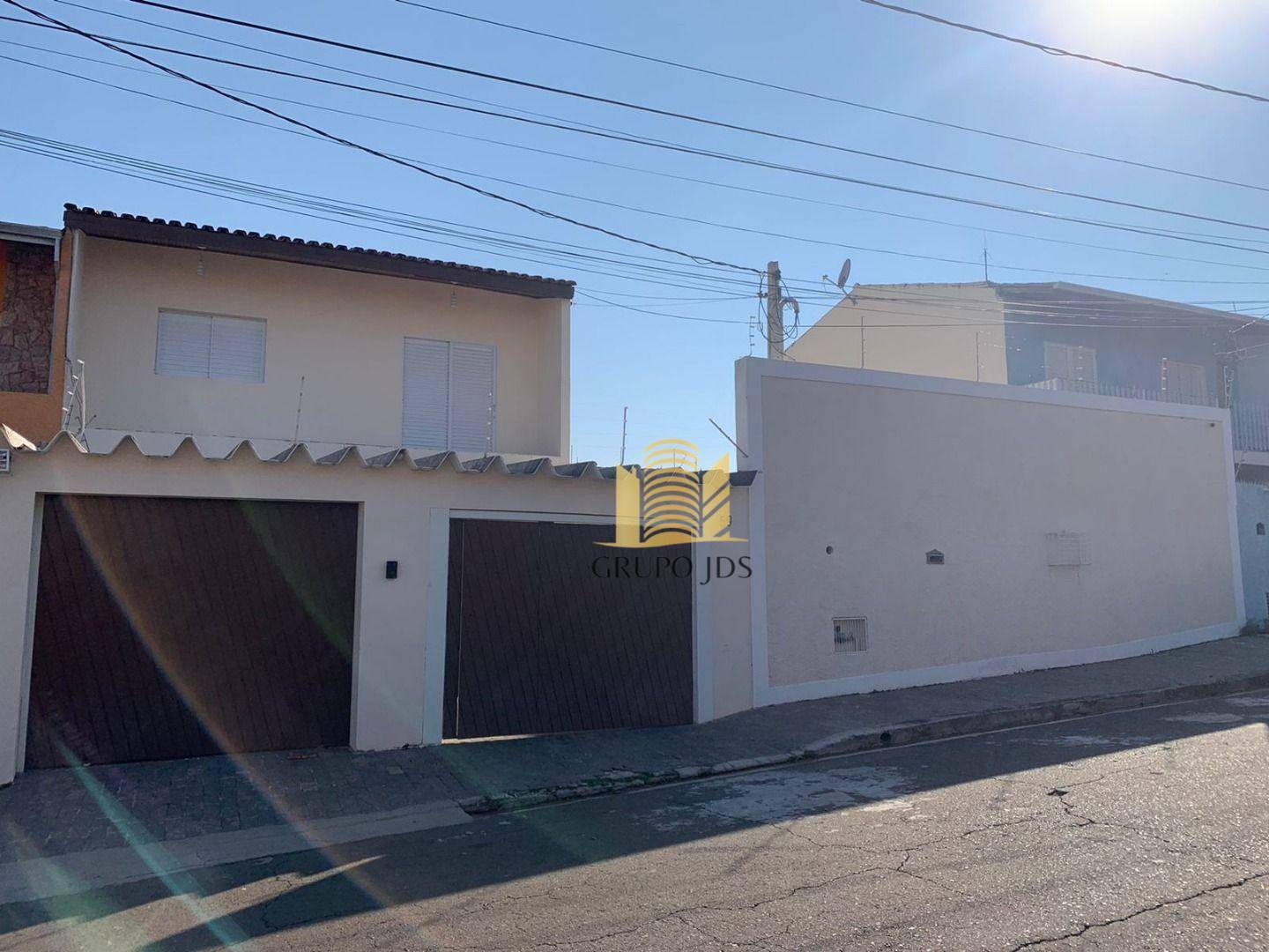 Casa à venda com 3 quartos, 250m² - Foto 1