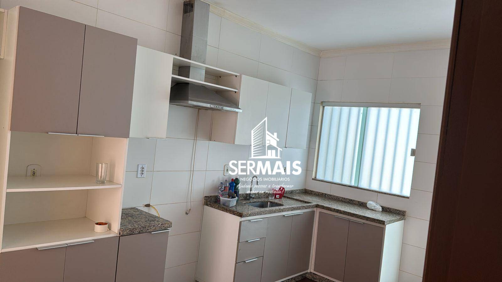 Casa, 4 quartos, 226 m² - Foto 3