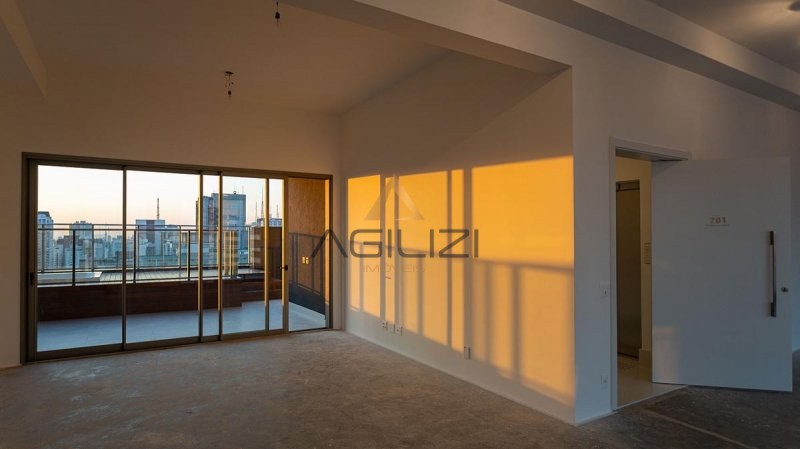 Apartamento à venda com 3 quartos, 270m² - Foto 2