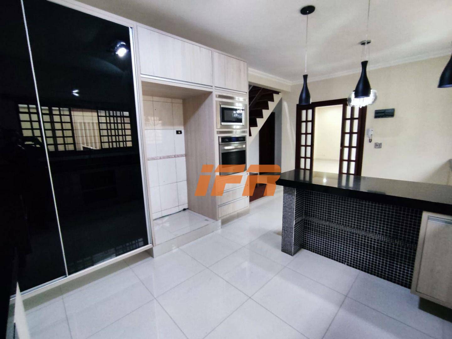 Sobrado à venda e aluguel com 4 quartos, 267m² - Foto 25