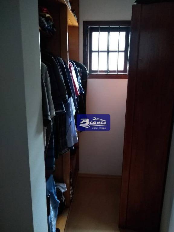 Sobrado à venda com 4 quartos, 240m² - Foto 35