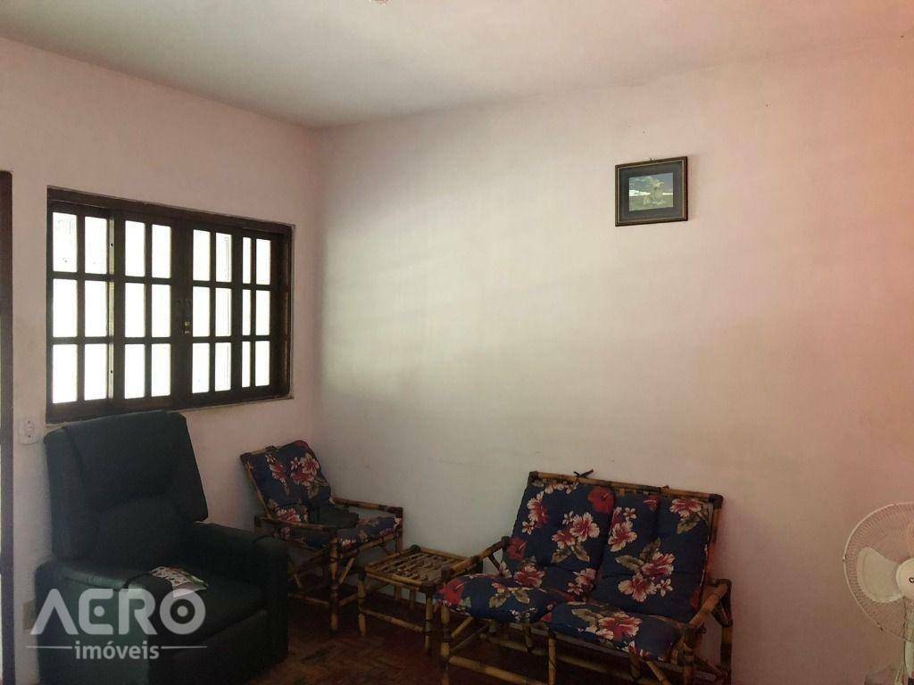 Casa à venda com 3 quartos, 183m² - Foto 5