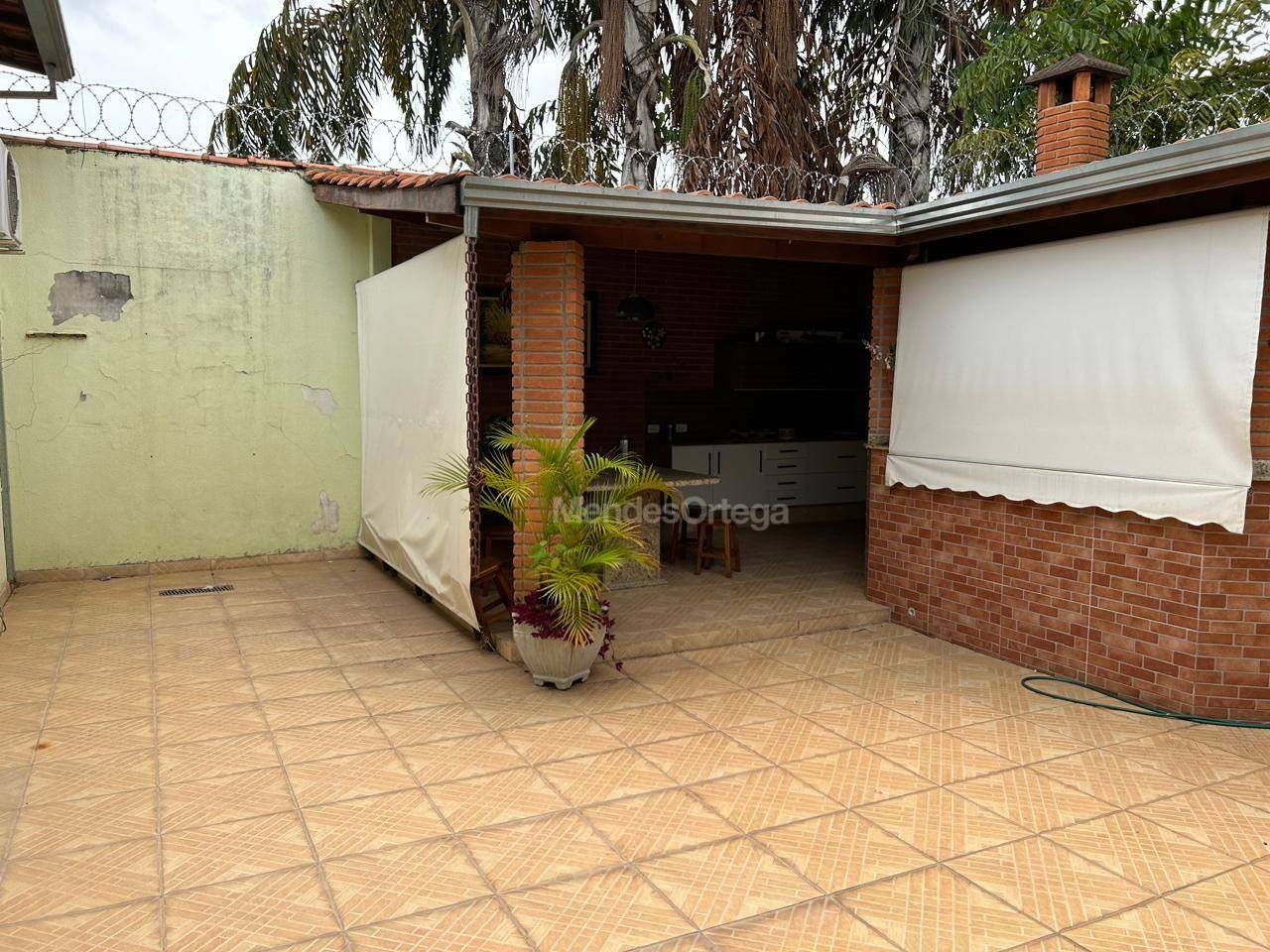 Casa à venda e aluguel com 6 quartos, 440m² - Foto 30