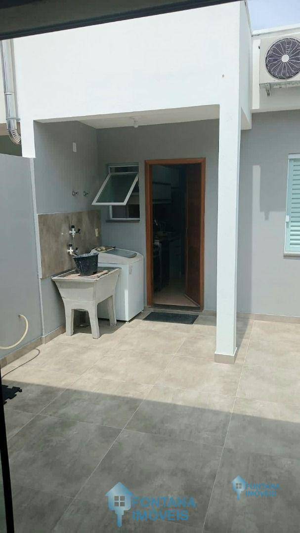 Casa à venda com 2 quartos, 60m² - Foto 13