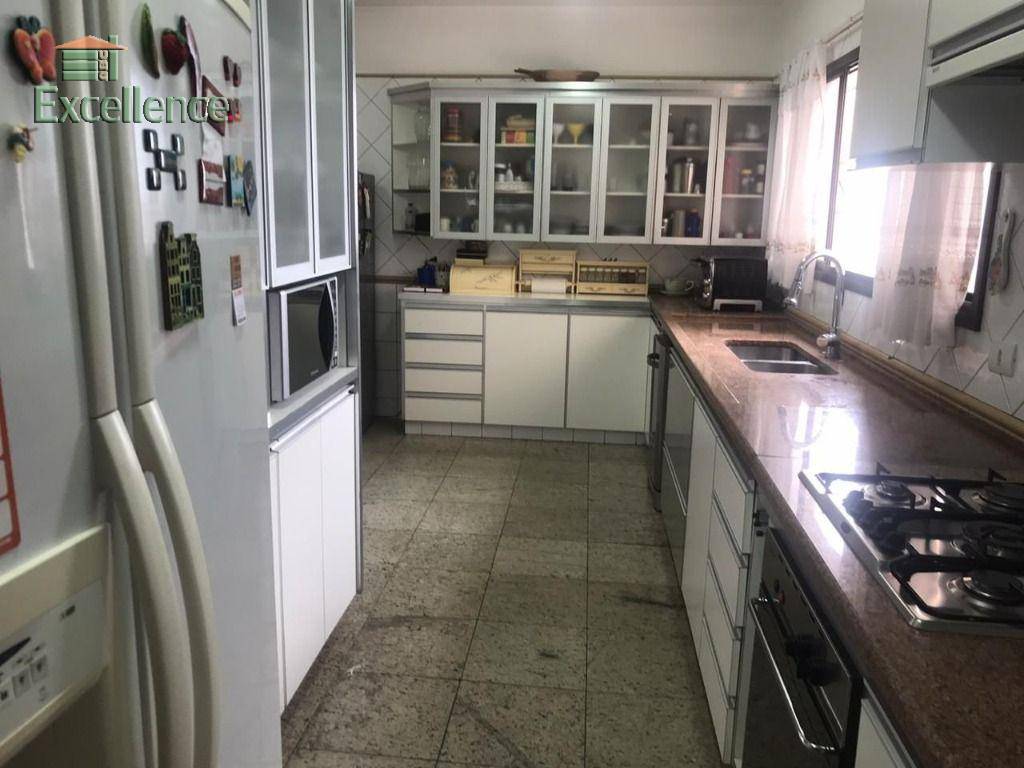 Apartamento à venda com 4 quartos, 230m² - Foto 14