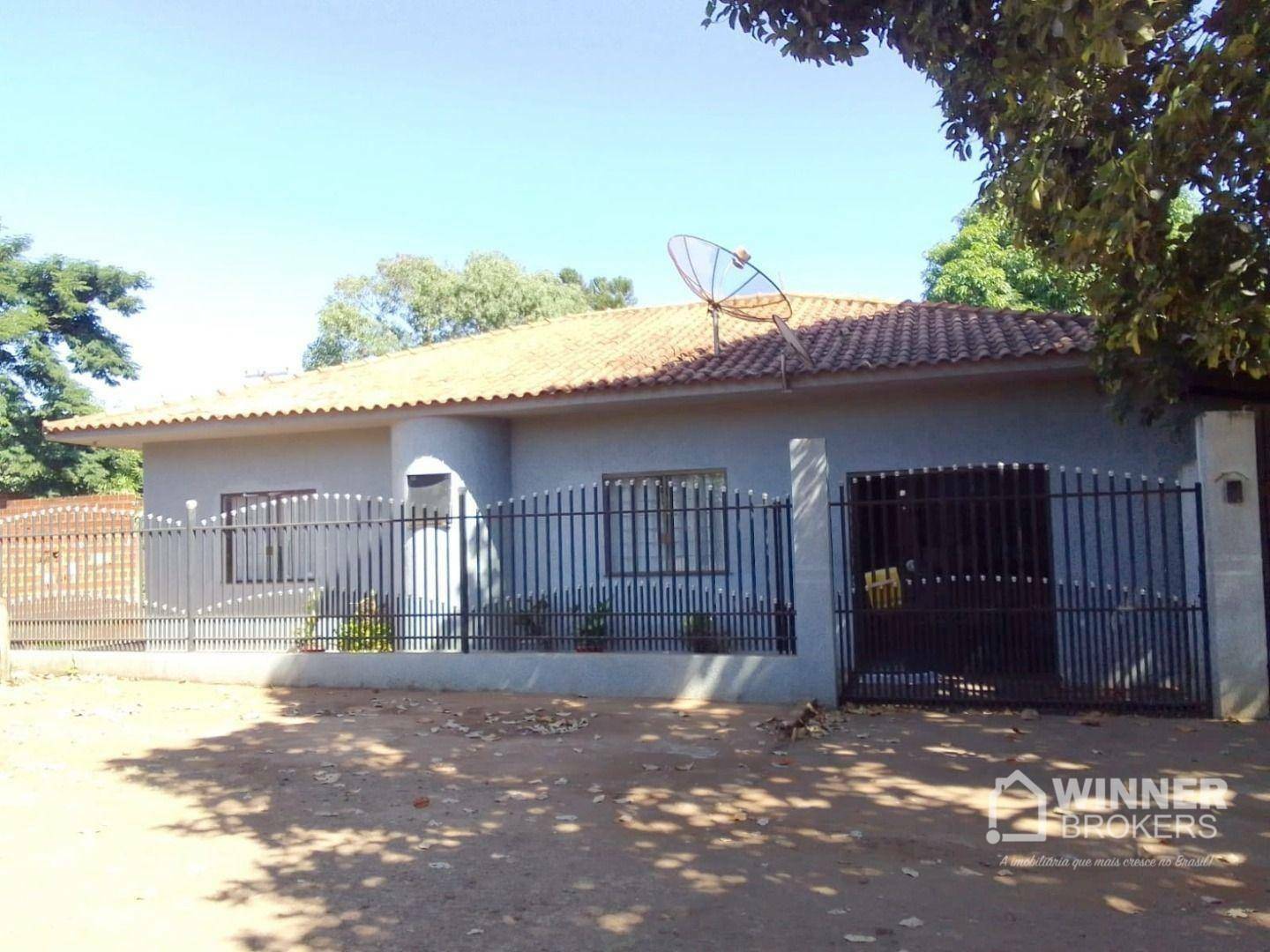 Casa à venda com 4 quartos, 180m² - Foto 1