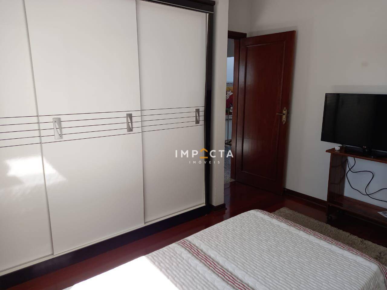 Casa à venda com 3 quartos, 252m² - Foto 22