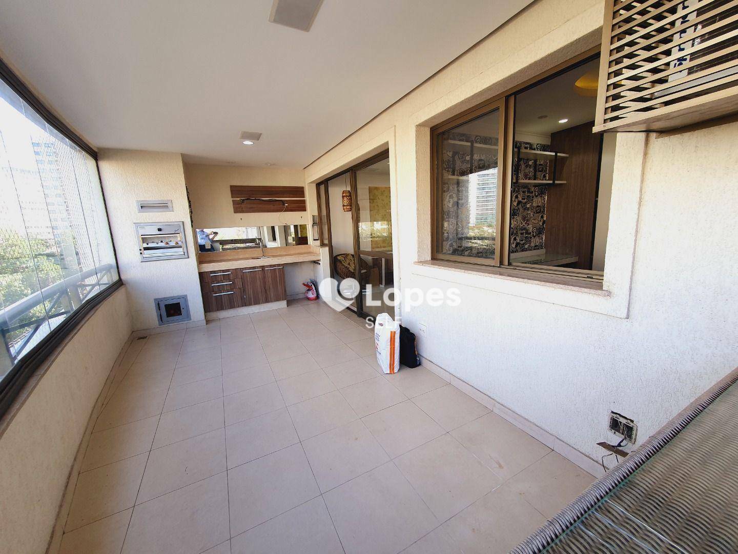 Apartamento à venda com 4 quartos, 136m² - Foto 2