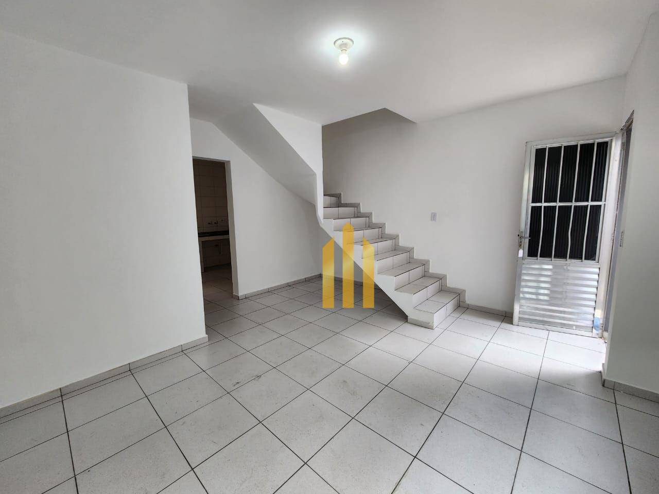 Sobrado para alugar com 2 quartos, 64m² - Foto 3