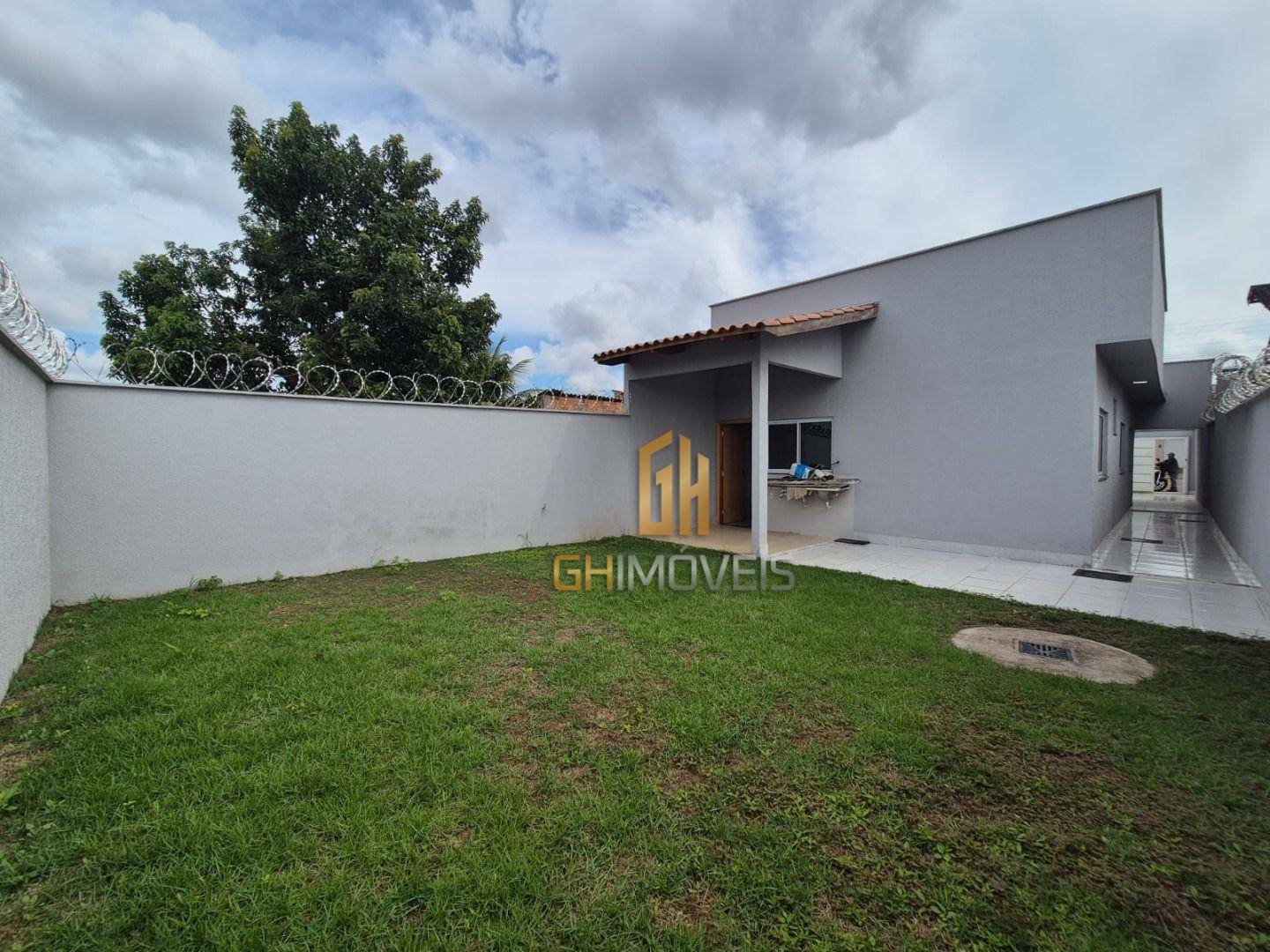 Casa à venda com 3 quartos, 107m² - Foto 1