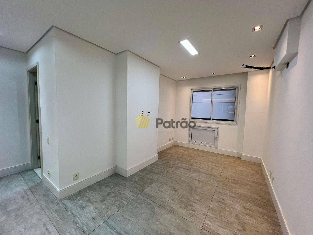 Apartamento à venda com 3 quartos, 242m² - Foto 12