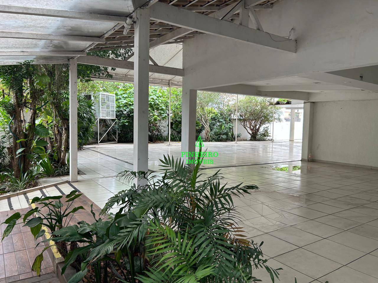 Casa à venda e aluguel com 2 quartos, 250m² - Foto 4