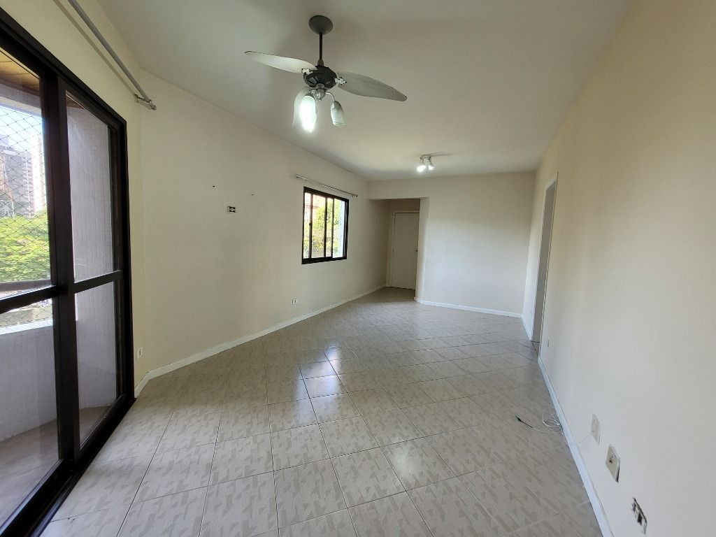 Apartamento à venda com 3 quartos, 80m² - Foto 4