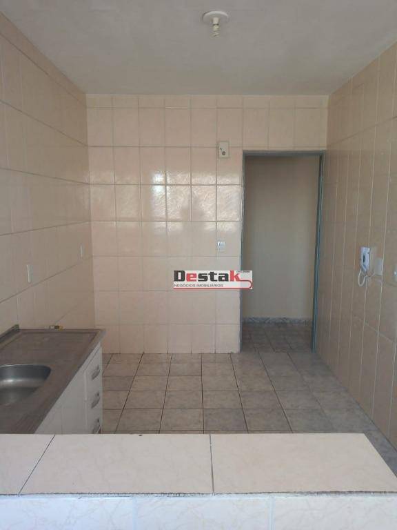 Apartamento à venda com 2 quartos, 68m² - Foto 4