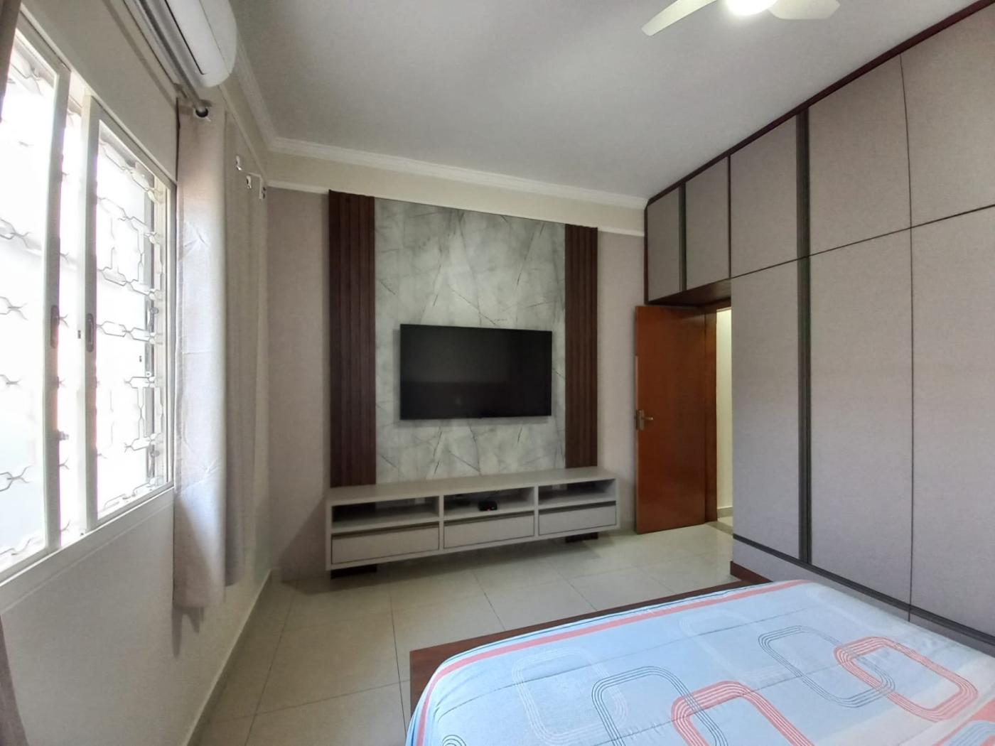 Casa à venda com 3 quartos, 236m² - Foto 14