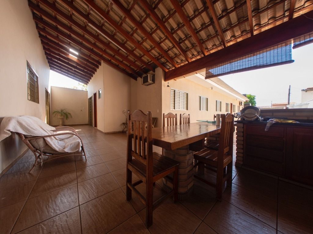 Casa à venda com 5 quartos, 190m² - Foto 30