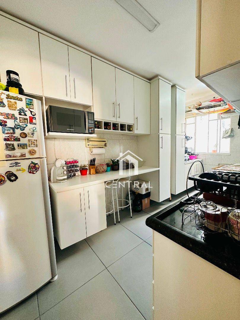 Apartamento à venda com 2 quartos, 70m² - Foto 32