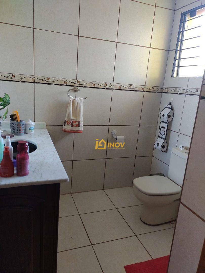 Sobrado à venda com 3 quartos, 200m² - Foto 4