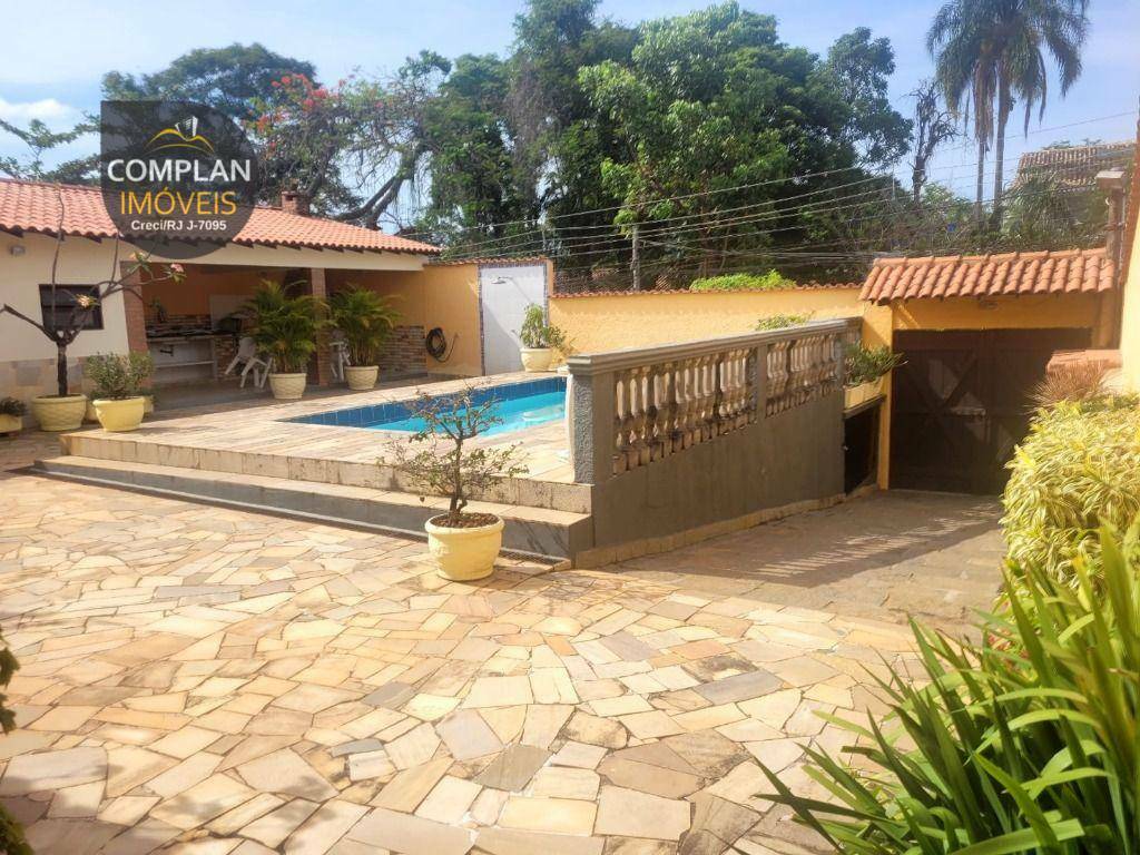 Casa à venda com 3 quartos, 150m² - Foto 2