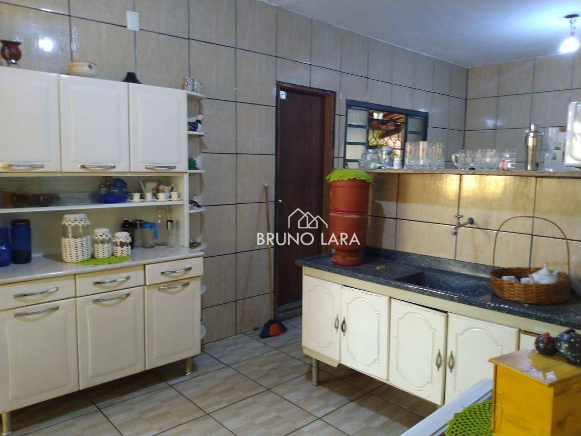 Casa à venda com 4 quartos, 271m² - Foto 11