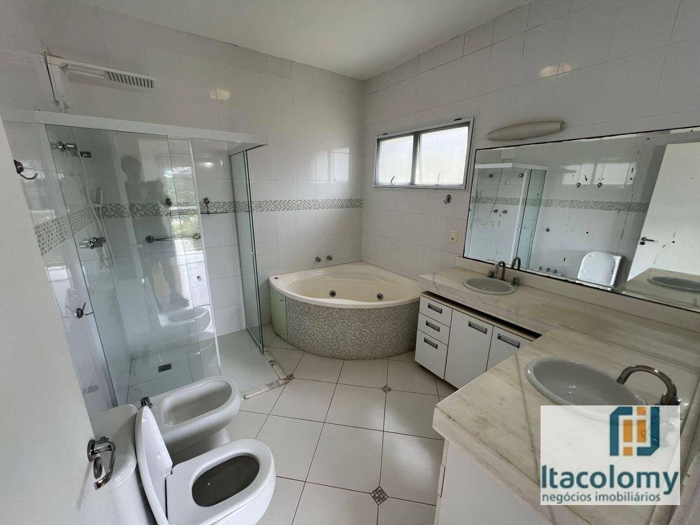 Casa de Condomínio para alugar com 5 quartos, 340m² - Foto 23