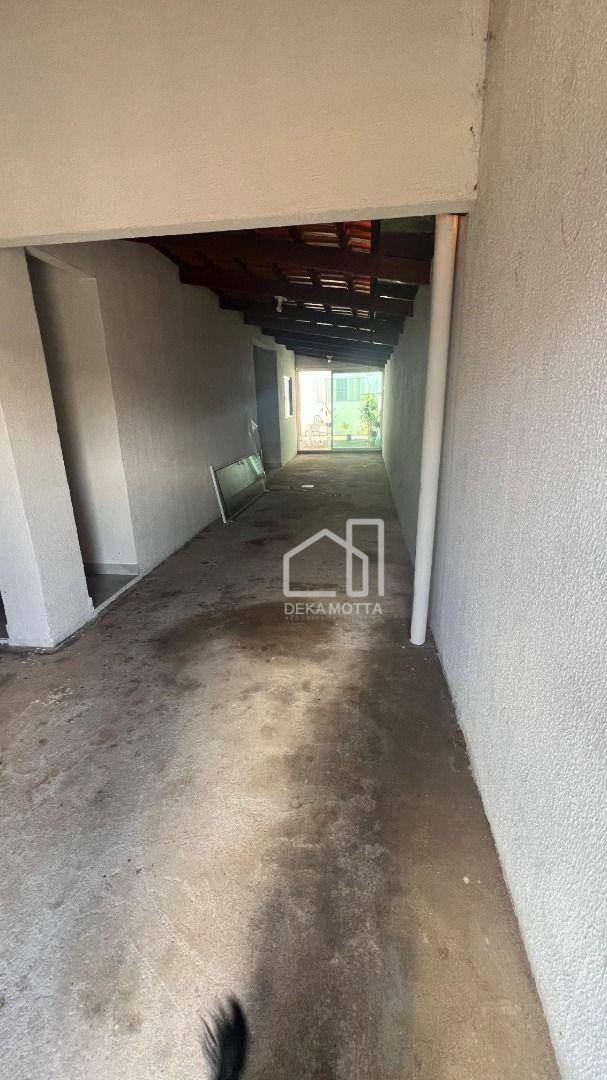 Casa à venda com 3 quartos, 1m² - Foto 2