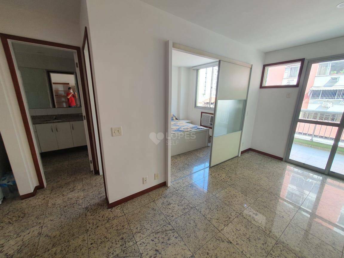 Apartamento à venda com 1 quarto, 50m² - Foto 3