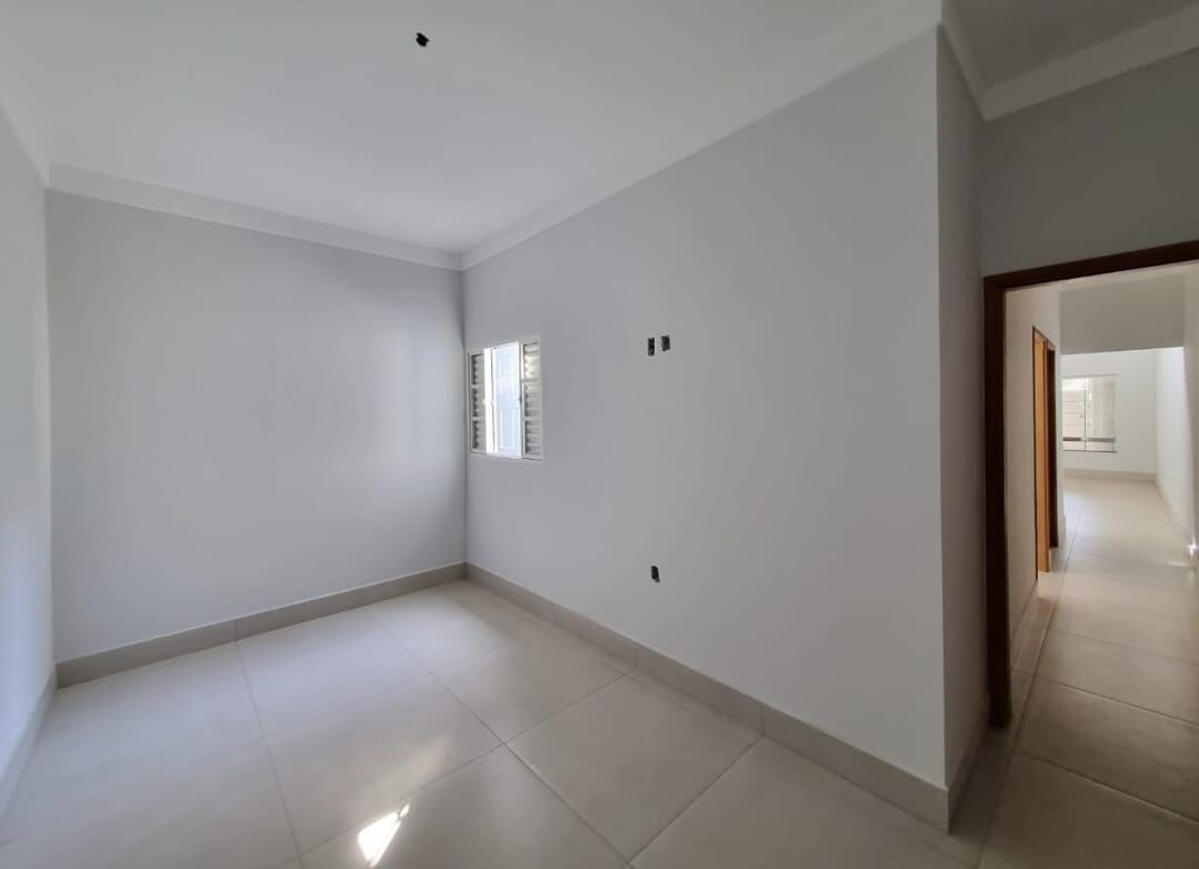 Casa à venda com 2 quartos, 190m² - Foto 2