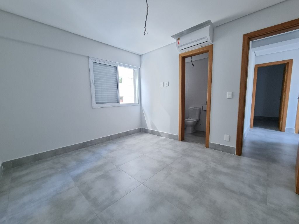 Apartamento à venda com 3 quartos, 146m² - Foto 18