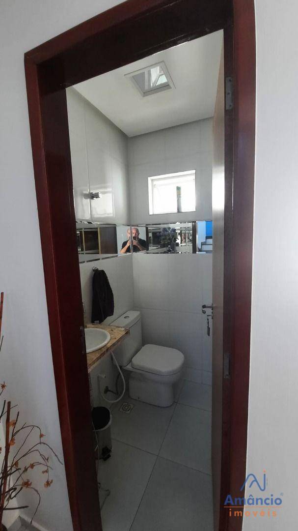 Casa de Condomínio à venda com 4 quartos, 201m² - Foto 22