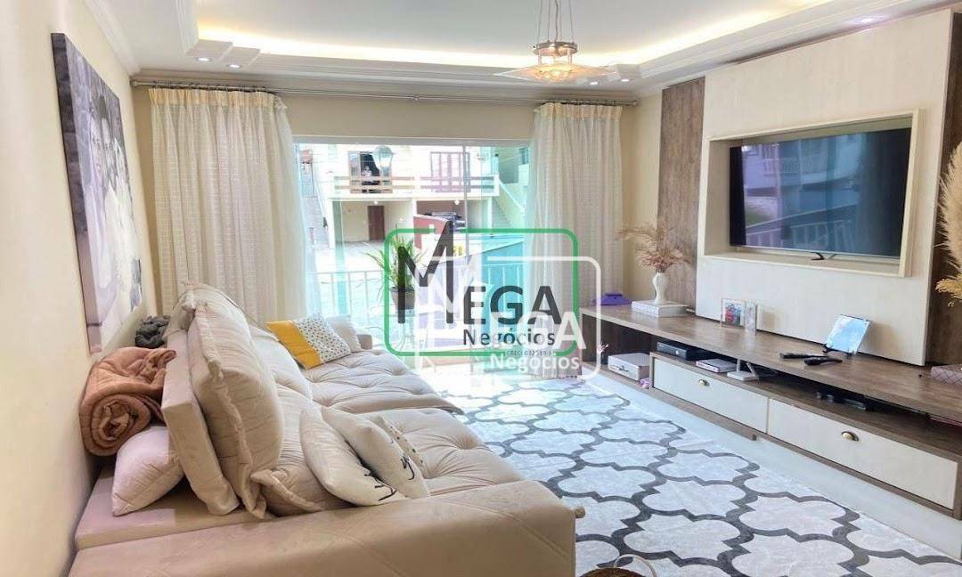 Casa à venda com 3 quartos, 240m² - Foto 3