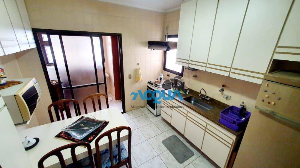 Apartamento à venda com 3 quartos, 150m² - Foto 3