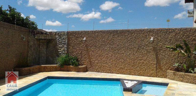 Casa à venda com 4 quartos, 461m² - Foto 1