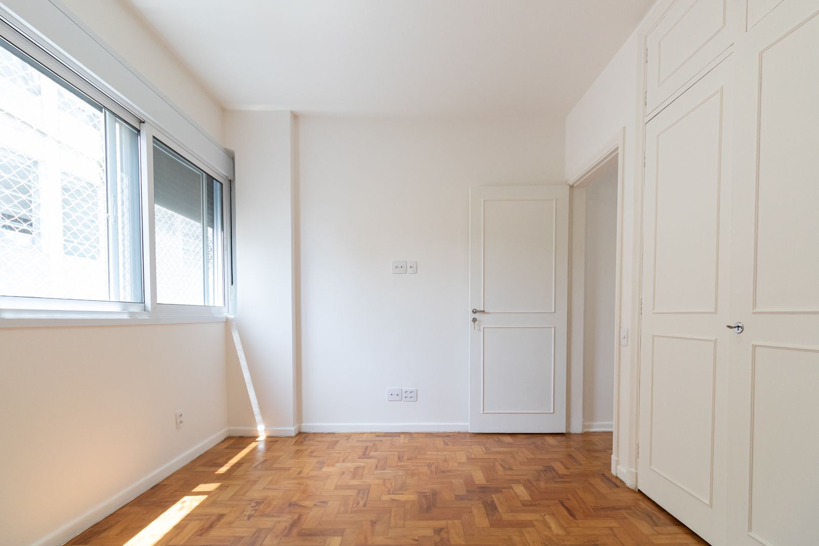 Apartamento à venda com 2 quartos, 86m² - Foto 33