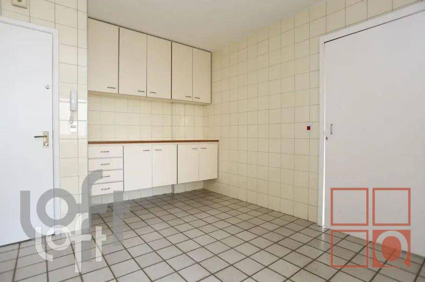 Apartamento à venda com 3 quartos, 122m² - Foto 13